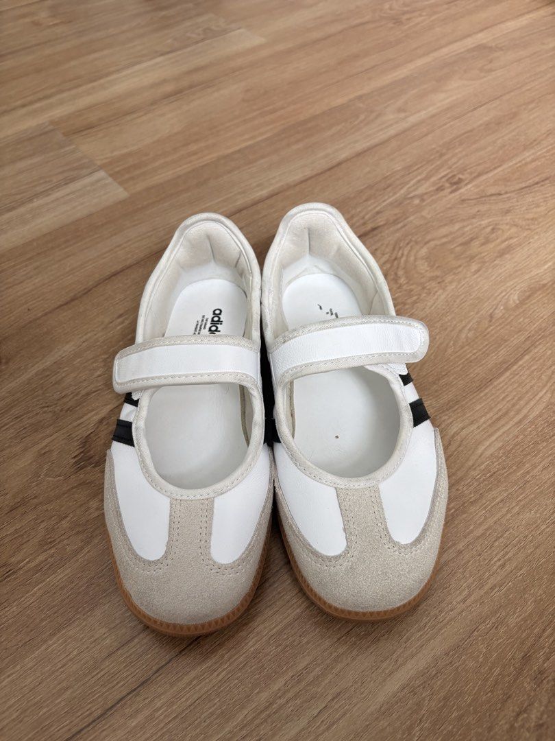 Adidas mary jane samba flats (Category: Sneakers) located in Makati City. Submitted by prelovedbystella16 (Listing ID 1452761884, Image 2). Description: Size US 6 still in good condition No issue on outer soles/no scratches on leather.Needs cleaning only Only issue: insole adidas logo is a bit chipped already Guaranteed authentic. Got this in Adidas Taiwan (ximending) No more box Slightly negotiable .