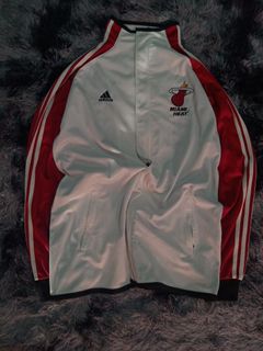 (Category: ) located in . Submitted by wepthriftstyle (Listing ID 1452782276, Image 1). Description: .