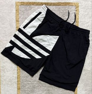 (Category: ) located in . Submitted by blackthriftstore (Listing ID 1452832613, Image 1). Description: .