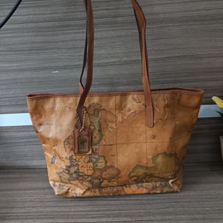(Category: ) located in . Submitted by ibaka.co (Listing ID 1452878282, Image 1). Description: .