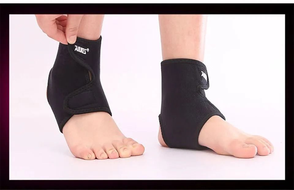 AOLIKES 7626 - Compression Ankle Support (Category: Braces, Support & Protection) located in Manila. Submitted by abot.ph.17846 (Listing ID 1452721551, Image 3). Description: Compression Ankle Support.