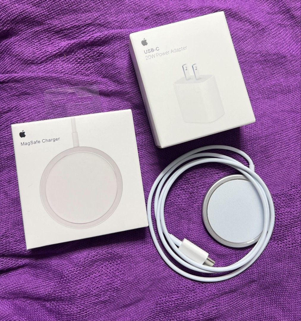 Apple Magsafe Charger with Adapter (Category: Cables & Chargers) located in Manila. Submitted by onlineshopping22 (Listing ID 1452718446, Image 1). Description: .
