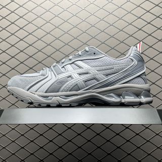 (Category: ) located in . Submitted by lovely_shoes (Listing ID 1452775494, Image 1). Description: .