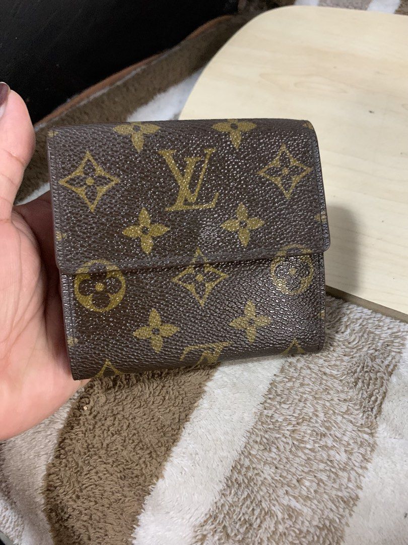 Auth VTG LV compact wallet (Category: Luxury Bags & Wallets) located in Cabanatuan. Submitted by mjluxxejapan (Listing ID 1452772476, Image 2). Description: Fixed price approx 4”x4” meas. Vintage pc , signs of aged normal s mga vintage tkga uan pg lv .. maganda pa gamitin nsa loob nman mga rubs makinis pa labas .. wala code yan. Money back guaranteed Auth .. .