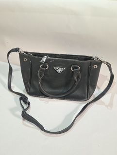 (Category: ) located in . Submitted by selected_thrifted (Listing ID 1452782314, Image 1). Description: .