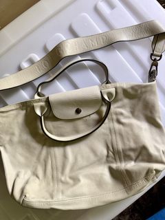 (Category: ) located in . Submitted by itsnotjustbags (Listing ID 1452729141, Image 1). Description: .