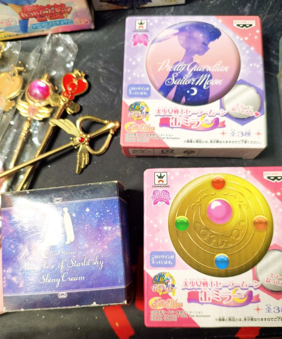 Authentic Sailor Moon Mirror Cream Brush make-up set (Category: Makeup) located in Pasig City. Submitted by ilovebarbie87 (Listing ID 1452833549, Image 2). Description: .