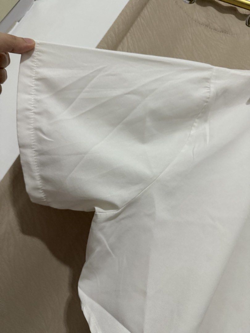 Bangkok White Crop Polo (Category: Blouses) located in Manila. Submitted by pachoooli (Listing ID 1452715803, Image 3). Description: Large to xl.
