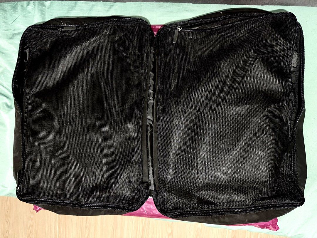 BASH Essentials Packing Cube in Slate - Large (Category: Travel Essentials & Accessories) located in Malabon City. Submitted by immaneedspace (Listing ID 1452842421, Image 2). Description: - 1pc Large BASH Essentials packing cube in Slate color. - Ideal for organizing your travel luggage. - Features a breathable mesh front panel. - Zips open fully for easy access. - Purchased from BASH Manila. - Original price: P795 - Bought on: March 2026 (used 
