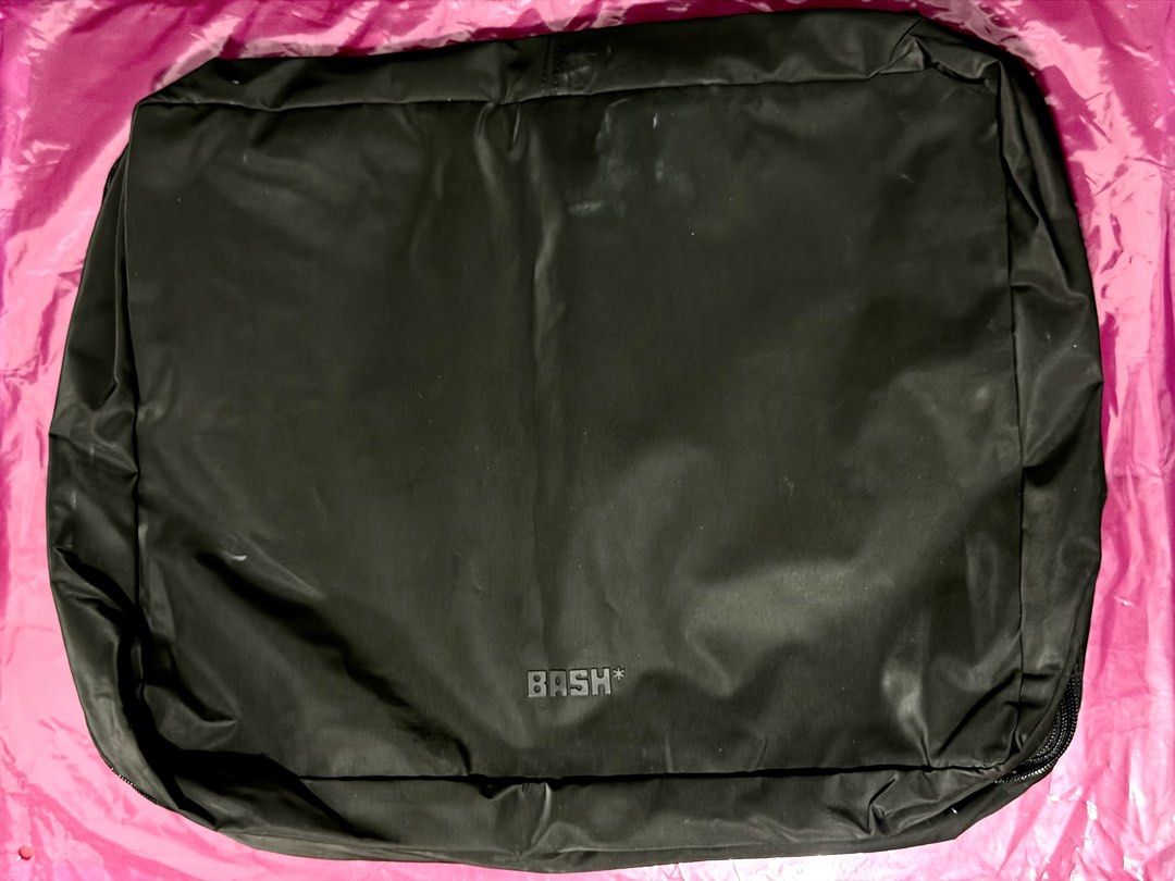 BASH Essentials Packing Cube in Slate - Large (Category: Travel Essentials & Accessories) located in Malabon City. Submitted by immaneedspace (Listing ID 1452842421, Image 3). Description: - 1pc Large BASH Essentials packing cube in Slate color. - Ideal for organizing your travel luggage. - Features a breathable mesh front panel. - Zips open fully for easy access. - Purchased from BASH Manila. - Original price: P795 - Bought on: March 2026 (used 