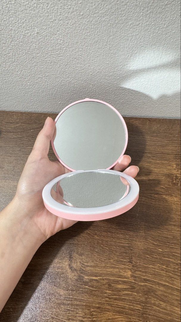 Beauty travel mirror with LED light (Category: Makeup) located in Manila. Submitted by dreisells (Listing ID 1452734049, Image 3). Description: .
