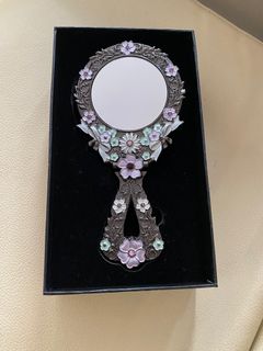 （分類：）位於 。 由 badgalvv_ 提交（商品編號 1452844925，圖片 1）。簡介： 。