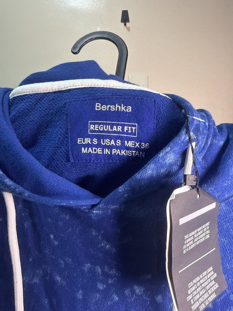 bershka blue hoodie (Category: Hoodies) located in Quezon City. Submitted by fashionifywardrobe8899 (Listing ID 1452738960, Image 3). Description: small medium.