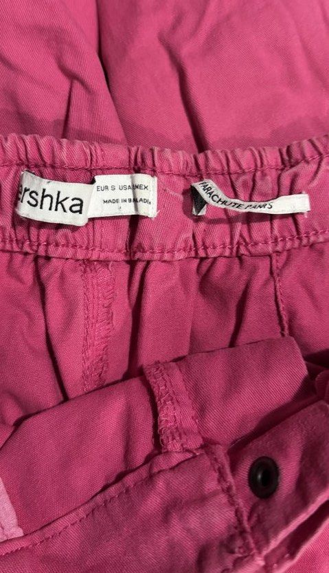 BERSHKA Pink Parachute Pants (Category: Jeans) located in Makati City. Submitted by jullienenn (Listing ID 1452825723, Image 3). Description: .