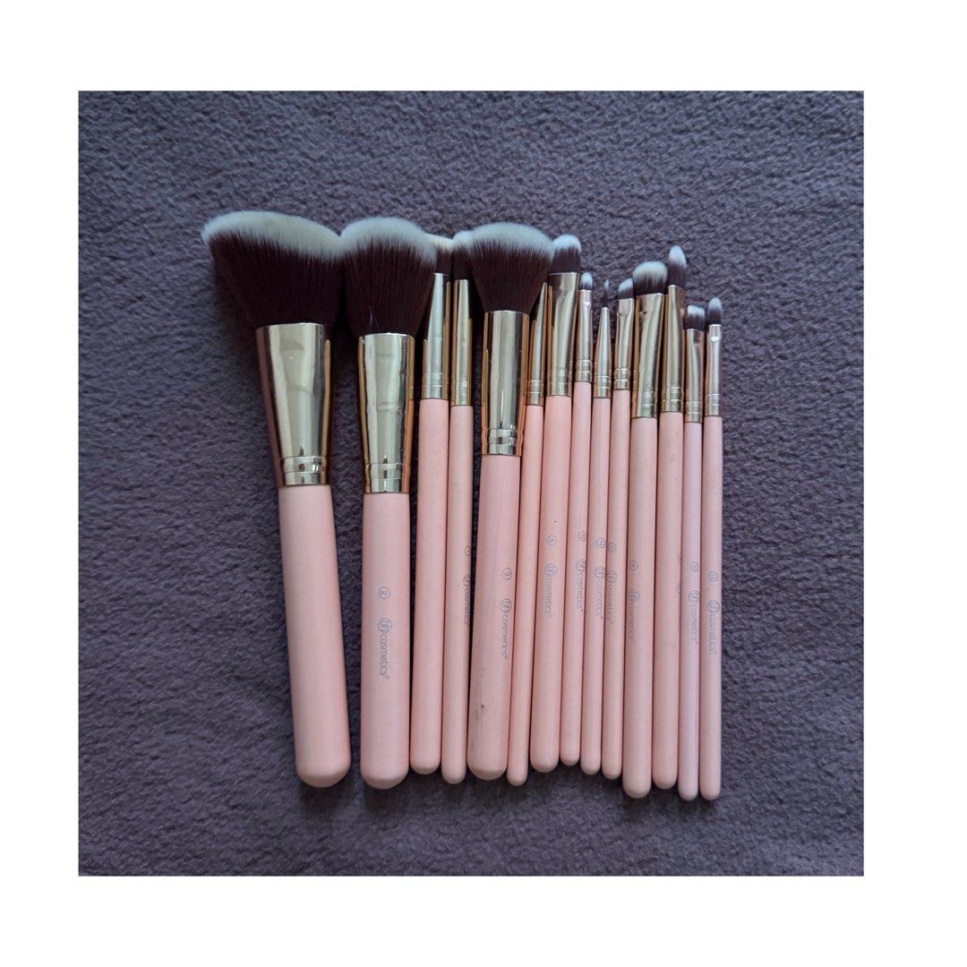 BH Cosmetics Pink Makeup Brush Set (Category: Makeup) located in Las Pinas. Submitted by zen.finds (Listing ID 1452720368, Image 1). Description: - Set of 14 BH Cosmetics makeup brushes - Light pink handles with gold ferrules - Ideal for a complete makeup application - Brushes are soft and have been lightly used - Comes with its pouch but it has signs of storage already - Super soft bristles, no tusok feels! - Fixed price pls don’t haggle.