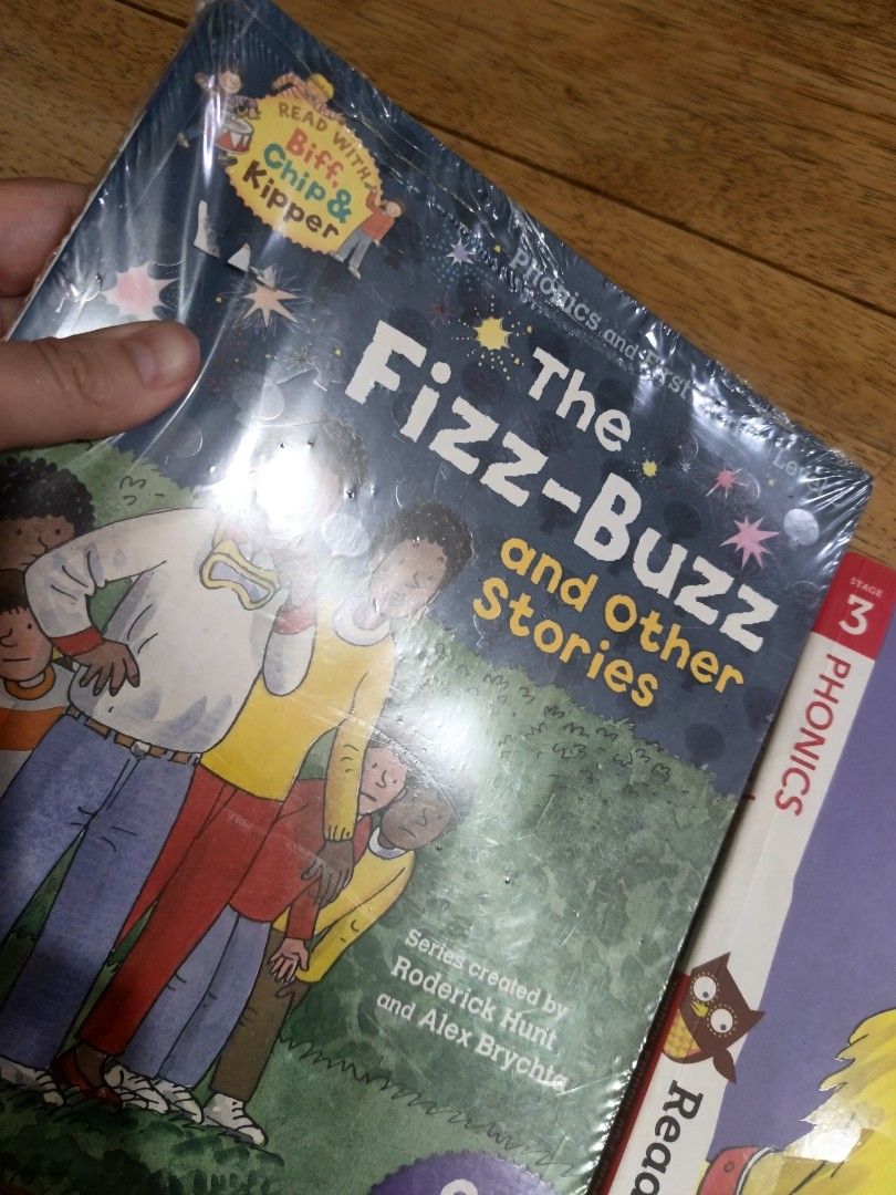 Biff, Chip and Kipper Early Reading books (Category: Children's Books) located in Marikina City. Submitted by dearamariph (Listing ID 1452703008, Image 2). Description: Biff, Chip and Kipper Early Reading books level 2 and level 3 books 6 & 5 stories sealed and used pick up at Marikina.