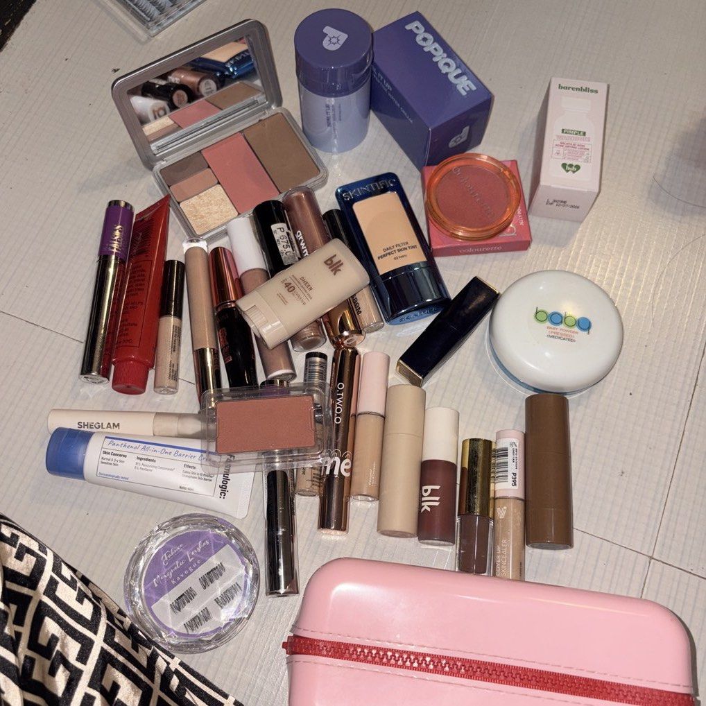 BRANDNEW/SWATCHED ONLY MAKEUP SKINCARE BUNDLE (Category: Makeup) located in Malvar. Submitted by chatztash (Listing ID 1452859093, Image 1). Description: ❌ ALL BUNDLES SOLD ❌ mixed of brandnew, swatched, tried few times, and moderately used items ❌ NO almost empty ❌ NO expired ❕freebie depends on availability first bundle sold will get to choose the freebie of their choice: ✔️blk silicone makeup pouch OR ✔️estee lauder lisptick rouge CHECK MY LIS