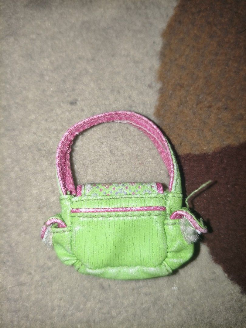 bratz accesories (Category: Kids Toys) located in Imus. Submitted by phoebe.ph (Listing ID 1452703158, Image 2). Description: for sale bratz bag.