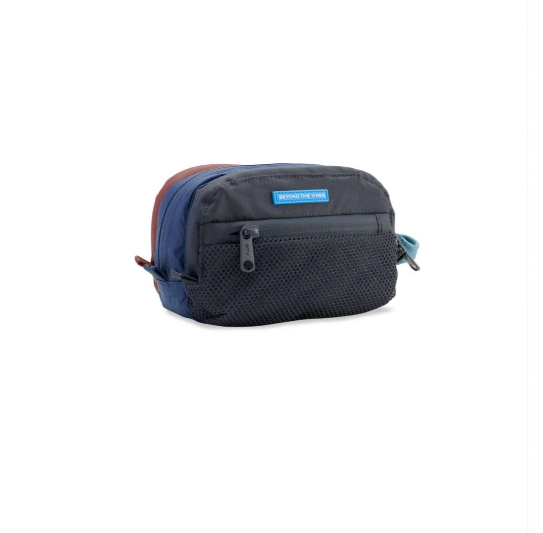BTV Mini Parapouch (Category: Purses & Pouches) located in Singapore. Submitted by m3hm3hm3h (Listing ID 1452746310, Image 2). Description: .