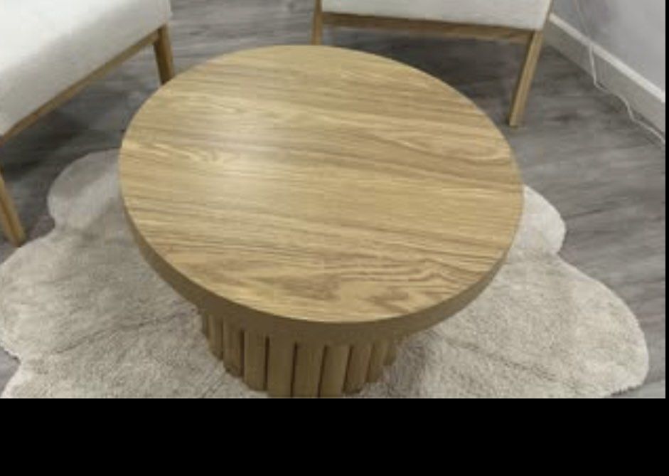 Cebter table (Category: Tables & Sets) located in Quezon City. Submitted by classythreads (Listing ID 1452868095, Image 1). Description: .