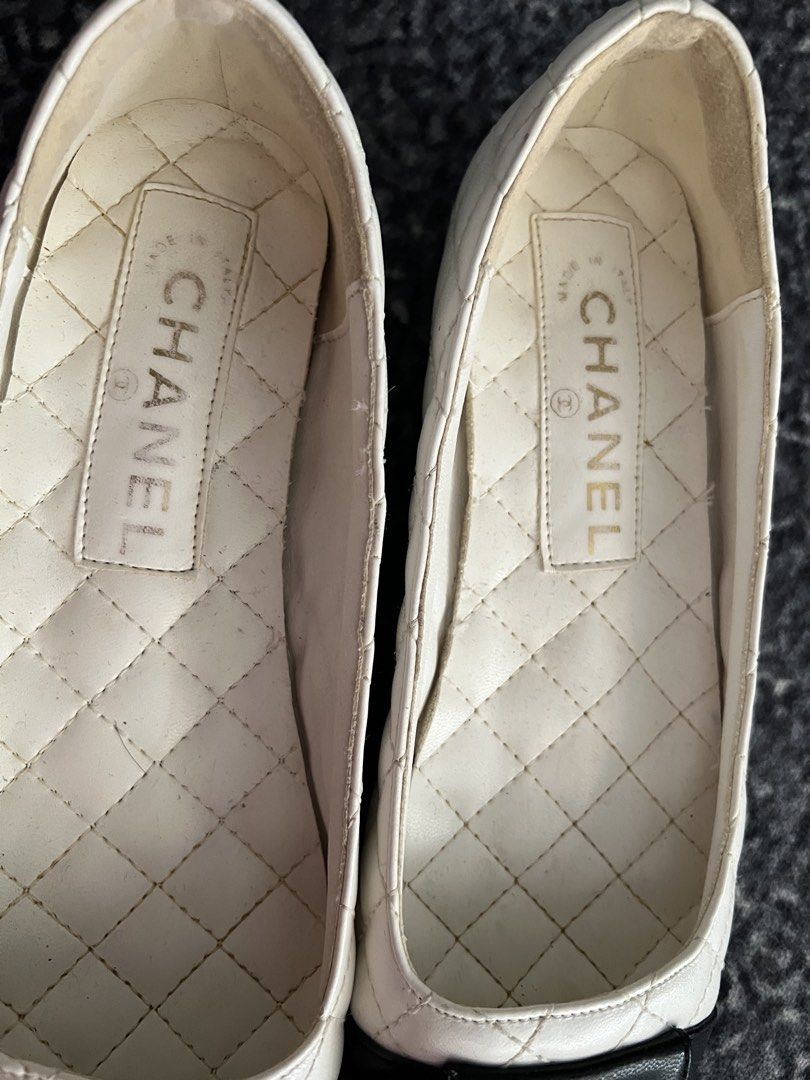 Chanel Flats Quilted Leather (Category: Flats & Sandals) located in Muntinlupa City. Submitted by ilovethebeach (Listing ID 1452742001, Image 3). Description: Chanel Quilted Leather black and white Excellent Condition Personal preloved RFS: Not using it anymore and decluttering Size: EUR EUR 37 or 24cm Very comfy in the feet.