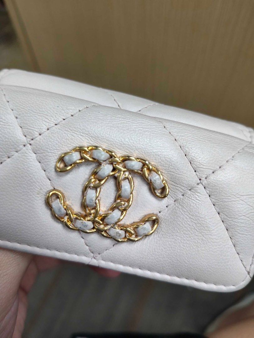 Chanel Quilted Compact Wallet (Category: Luxury Bags & Wallets) located in Leyte. Submitted by handmedownp (Listing ID 1452869415, Image 1). Description: Luxurious quilted leather Iconic CC logo detaisl Compact size Note: needs cleaning but overall still in VGUC With Legit Grails.