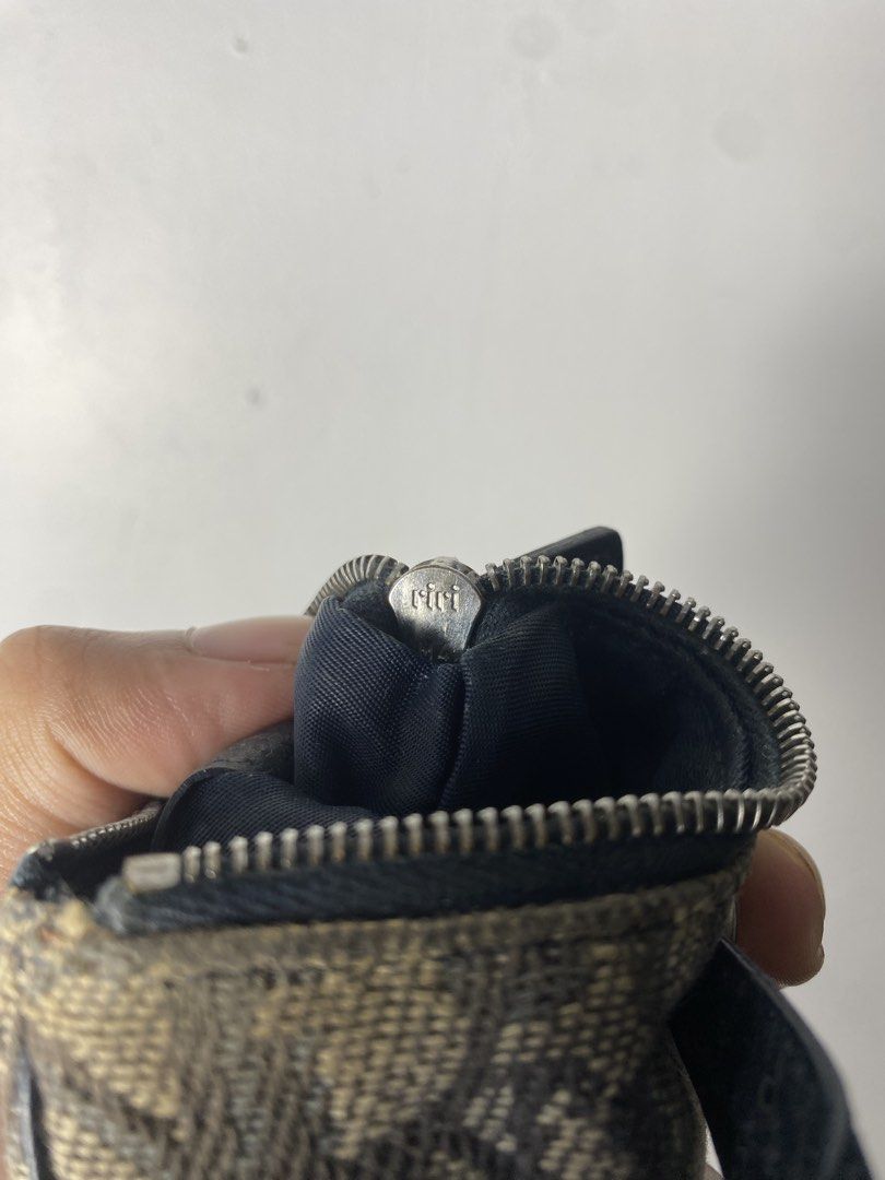 Christian Dior Mini Wallet Authentic (Category: Luxury Bags & Wallets) located in Baguio. Submitted by archival.store (Listing ID 1452831733, Image 3). Description: .