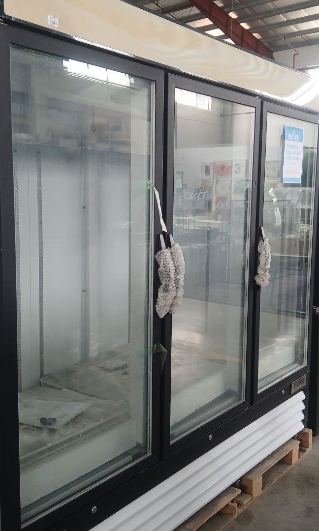 COMMERCIAL DISPLAY FREEZER. 3 DOORS. KHONNE (Category: Refrigerators and Freezers) located in Quezon City. Submitted by AlexaXander (Listing ID 1452727326, Image 2). Description: *COMMERCIAL DISPLAY FREEZER. * 3 DOORS *BRAND: KHONE *MODEL #: HGD-72R KHONNE *220 VOLTS *FOR MORE DETAILS: PLS. CALL OR TEXT CP #: 09081334158.