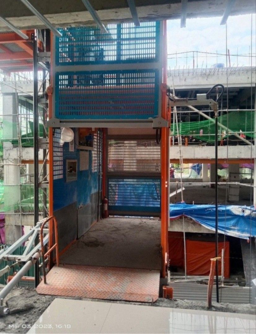 Construction elevator (Category: Construction Tools & Equipment) located in Taguig. Submitted by ed-aries (Listing ID 1452828048, Image 2). Description: construction elevator twin cage 200/200 2tons per cage 50meters high inverter type complete accessories....