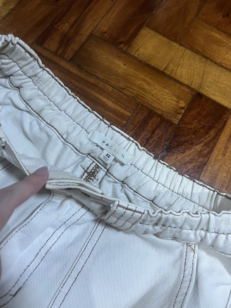 Contrast Stitch Off White Cream Cargo Denims (Category: Jeans) located in Quezon City. Submitted by chloe_declutter (Listing ID 1452742172, Image 3). Description: Still available 07/26 Measurements posted in photo Location (Pickup/Delivery) Cubao QC, near Gateway mall Code: clear Box.