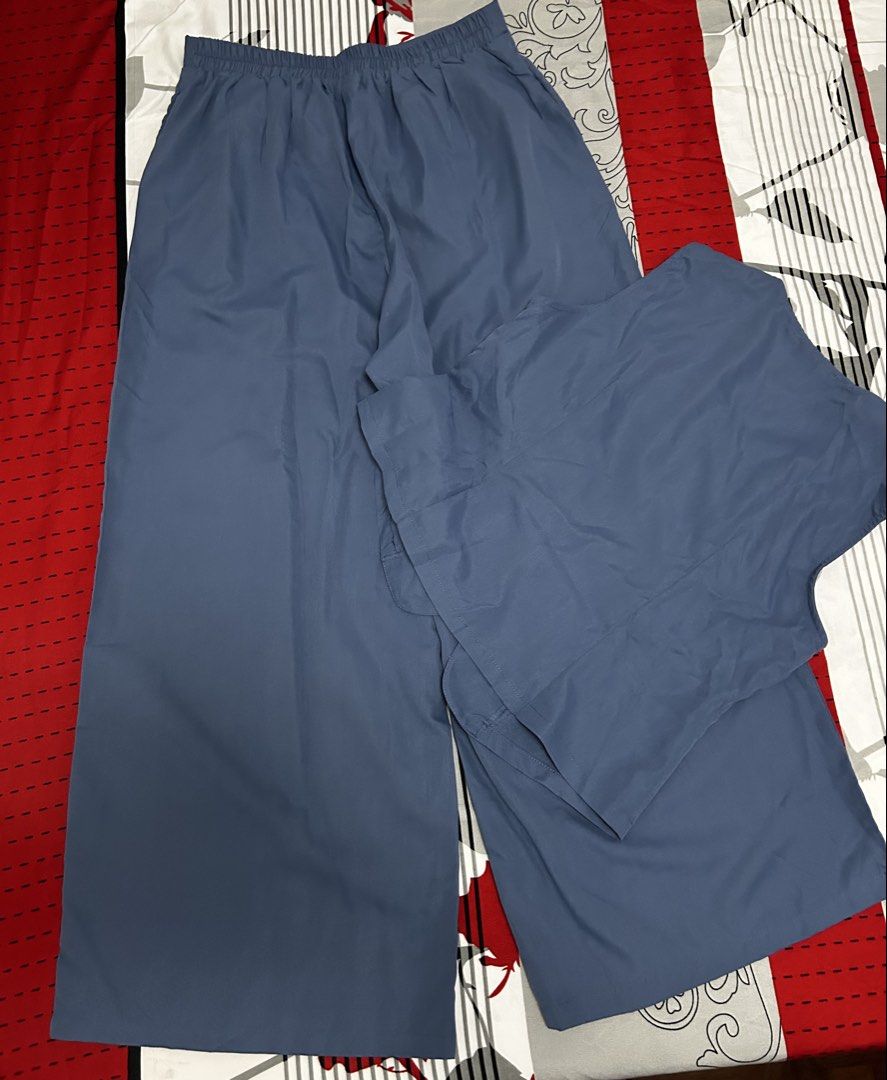 Coordinates (Category: Sets or Coordinates) located in Quezon City. Submitted by bagsandstuffhub (Listing ID 1452838801, Image 3). Description: XL size Wide leg Garterized back with side pockets Sleeveless top Never used but already washec Actual color may vary Rfs: wrong size.