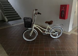 (Category: ) located in . Submitted by alywincycle (Listing ID 1452758264, Image 1). Description: .