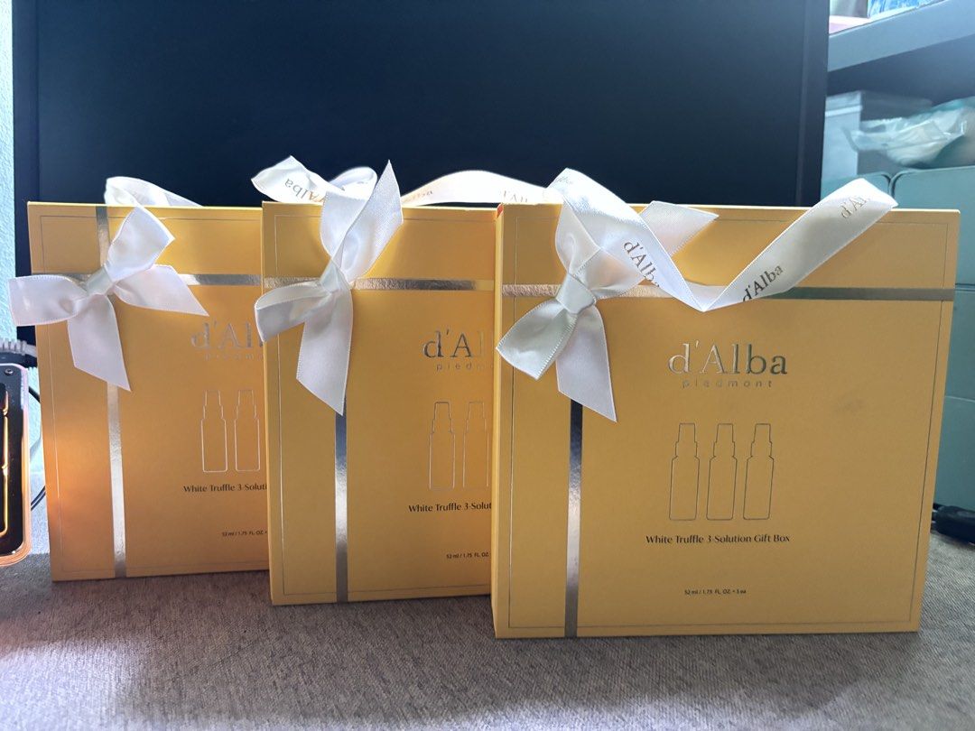 d'Alba Special 3-Solution Spray Serum Set (Category: Face Care) located in Manila. Submitted by jazzaru (Listing ID 1445423099, Image 2). Description: - d'Alba Special 3-Solution Spray Serum Set - Includes: First Spray Serum, Vital Spray Serum, Aqua Spray Serum (52ml each) - Vegan-certified - Comes in a beautiful gift box - Perfect for gifting or personal use.