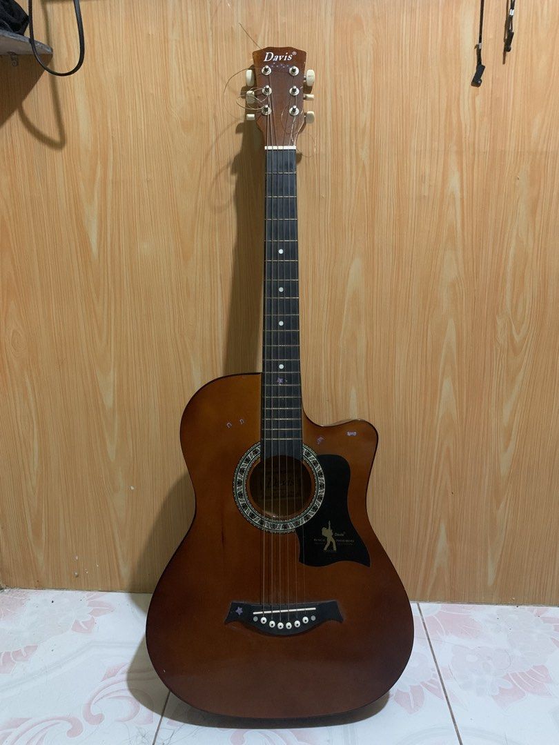 Davis Acoustic Guitar (Category: Musical Instruments) located in Pasay City. Submitted by bdrlela (Listing ID 1452806815, Image 1). Description: -negotiable -minimal scratches (reference uploaded) -good for beginner rfs: extra guitar.