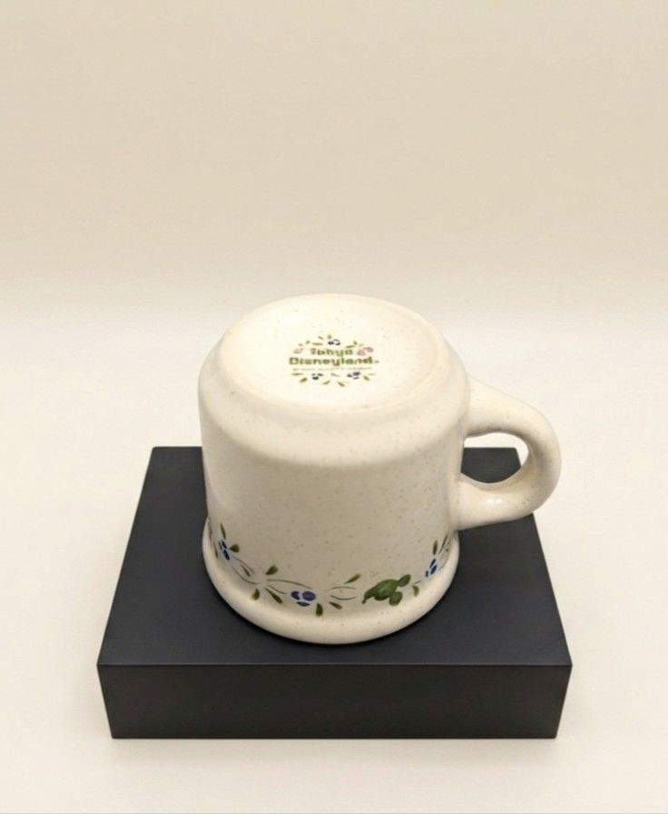 Disney Mickey Mouse Ceramic Mug (Category: Coffee & Tea Tableware) located in Binan City. Submitted by mayjhe (Listing ID 1452710540, Image 3). Description: 💛 For Sale 💛 🌸 Mickey Mouse 🍀 Ceramic Mug 📍 Condition: Good 💰 Price is ₱ 185.00 👉 Other details posted 🇵🇭 Location Biñan Laguna 🛵 Courier J& T and Lalamove 📋 Shipping by schedule 📍 NO COD & COP 📌 All items are carefully packed and labeled with Fragile stickers for breakable goods