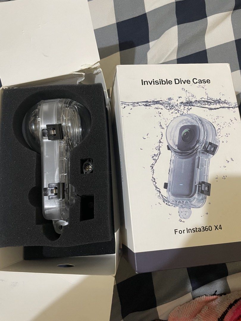 DIVING CASE FOR INSTA 360 X4 (Category: Video Cameras) located in Makati City. Submitted by diego3117 (Listing ID 1452849774, Image 2). Description: INSTA 360 X4 DIVE CASE 2k negotiable twice lang nagamit pickup only at guadalupe nuevo or meetup OPUS mall bridgetown.