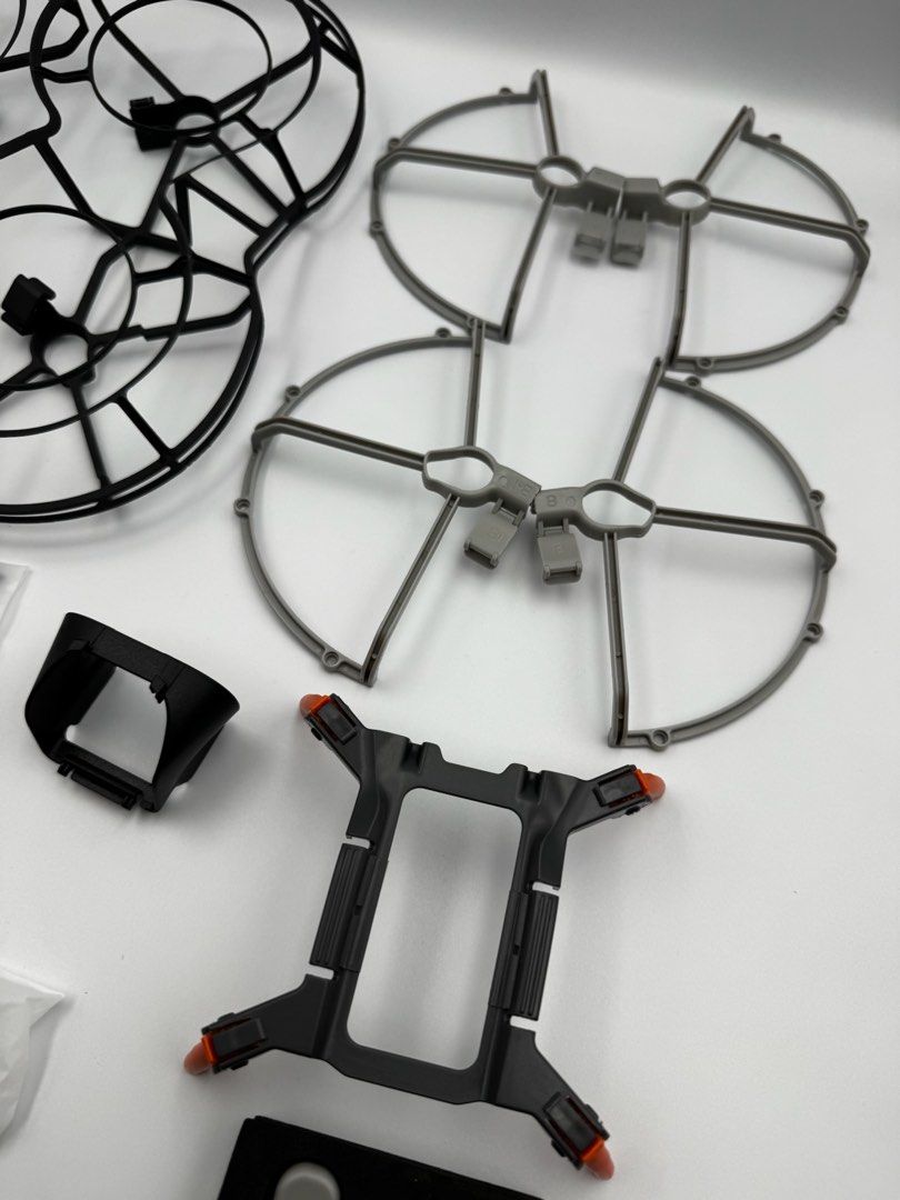 DJI Mavic Mini Propeller Guards, Propellers, and More (Category: Drones) located in Manila. Submitted by mysticstar_d67ad3_tree (Listing ID 1452850195, Image 3). Description: - Complete accessory bundle for DJI Mavic Mini - Includes black and grey propeller guards - Extra propellers for extended flight time - Tempered glass screen protectors for display safety - Charging cables included - Landing gear extender for stable takeoffs and landings - S