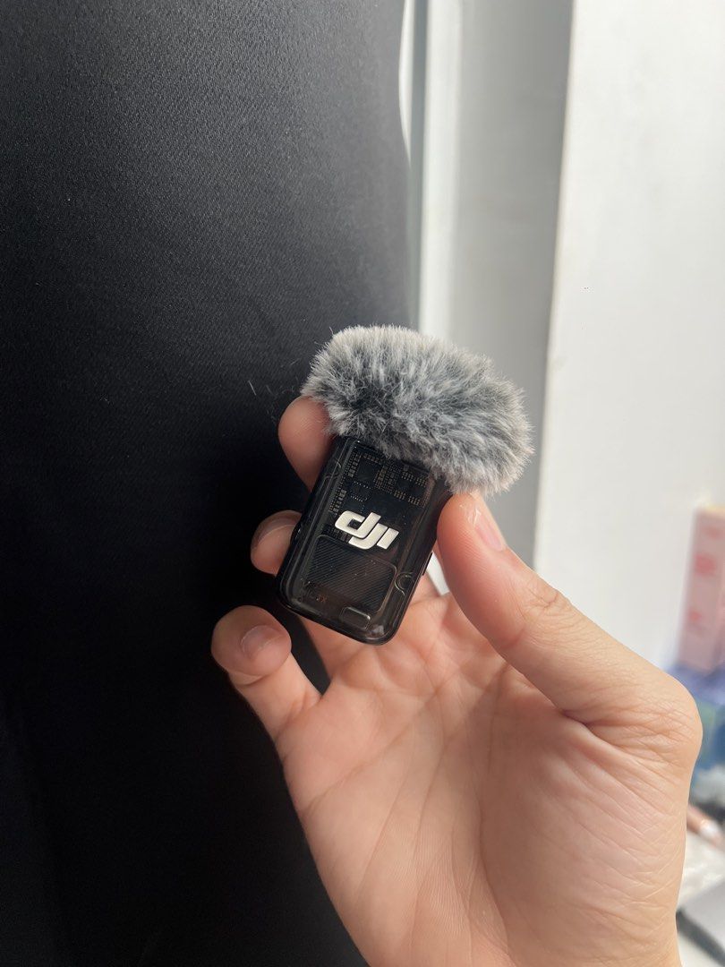DJI Pocket 2 Creator Combo Gimbal Camera (Category: Cameras) located in Mandaluyong City. Submitted by jshrntt (Listing ID 1452806949, Image 2). Description: - DJI Pocket 2 gimbal camera - Includes wireless microphone transmitter - Comes with protective case - Ideal for vlogging and smooth footage capture - Ready to go NO ISSUES but Screen rotates digitally for horizontal shooting, but the display itself does not physically rotate. You can still 