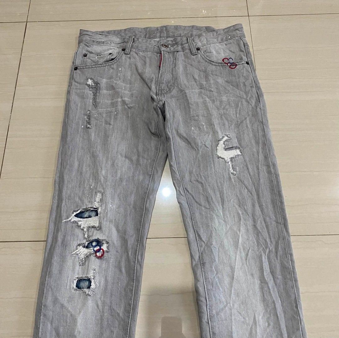 Dsquared2 Light Grey Distressed Jeans (Category: Jeans) located in San Carlos City. Submitted by latumsthrift (Listing ID 1452801468, Image 3). Description: Dsquared2 Light Grey Distressed Jeans Size 50 on tag Waistline 34 Length 41 Hems 6.5 Excellent Condition DM📩.
