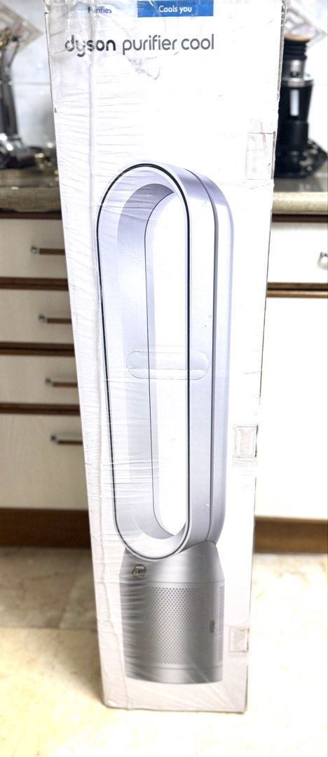 Dyson Pure Cool TP007 Fan Brand New (Category: Fans) located in Paranaque City. Submitted by jaysanti (Listing ID 1452698521, Image 3). Description: Dyson Pure Cool TP007 pure cool never used it was given as a gift but did not use it just kept it price is firm 0-9-1-5-2-8-7-2-7-5-6 high end fan .