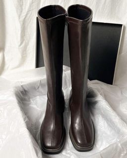 (Category: ) located in . Submitted by chic.declutter (Listing ID 1452809526, Image 1). Description: .