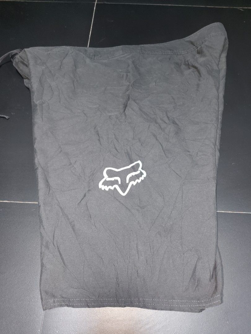 Fox shorts (Category: Shorts) located in San Juan City. Submitted by swiftfox.62e2f4 (Listing ID 1452713092, Image 2). Description: for sale authentic fox shorts size 40.