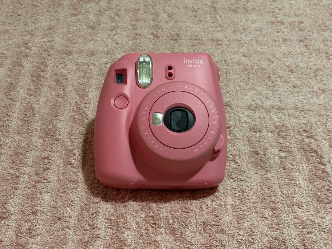 Fujifim Instax Mini 9 Pink (Category: Cameras) located in San Pedro. Submitted by luviestuff (Listing ID 1452732628, Image 1). Description: -Bought in Dubai -This is a buy at your own risk and strictly no refund and return -I won’t entertain questions about testing Original Price: 5000 ‼️Issue: -Untested if it works with battery and film (Pwede niyo naman pa check or ayos) -Stuck for a long time and not used .