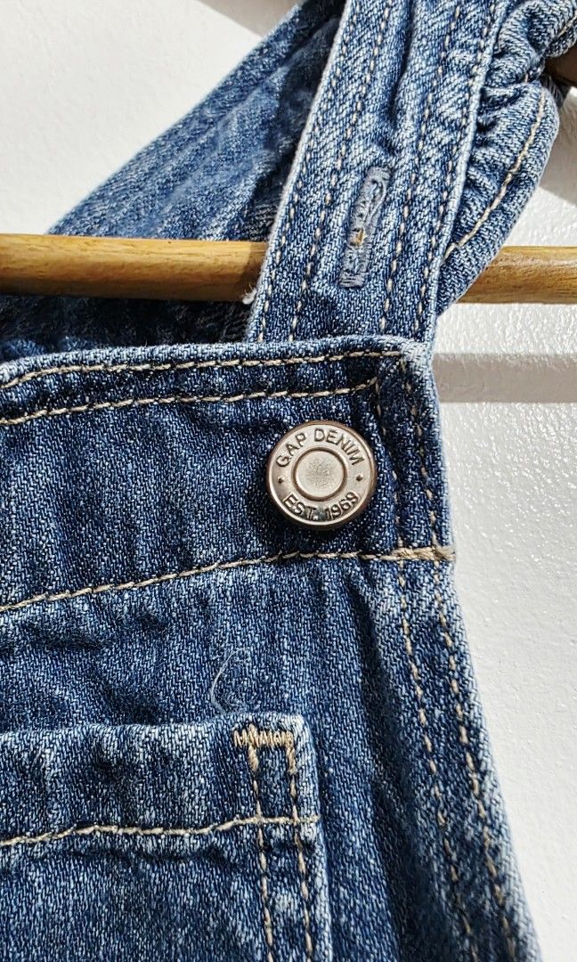 Gap Denim Jumper (Category: Babies & Kids Fashion) located in Malolos. Submitted by candyproj (Listing ID 1452836592, Image 2). Description: GAP| Personal Used Clothes Size: 3 years old Buy 3 clothes, SHIPPING FEE IS FREE RFS: Decluterring/Migrating Price is Negotiable Everything must go.