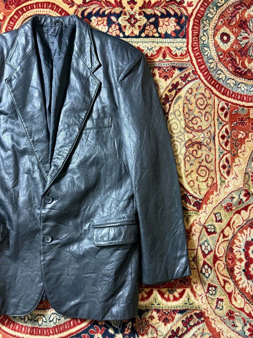 Gucci - Tom Ford - Leather Blazer (Category: Luxury Apparel) located in San Fernando. Submitted by larchivefeminine (Listing ID 1452714609, Image 3). Description: Gucci - Tom Ford - Leather Blazer Size on tag : 42 Dimensions : Width : 22in Length : 30in Sleeve : 24in Shoulder : 19in Condition : 9/10 No major flaws Wrinkled leather only due to storage Normal material aging Can be professionally dry cleaned Made in : Italy Material : 100% Leather C
