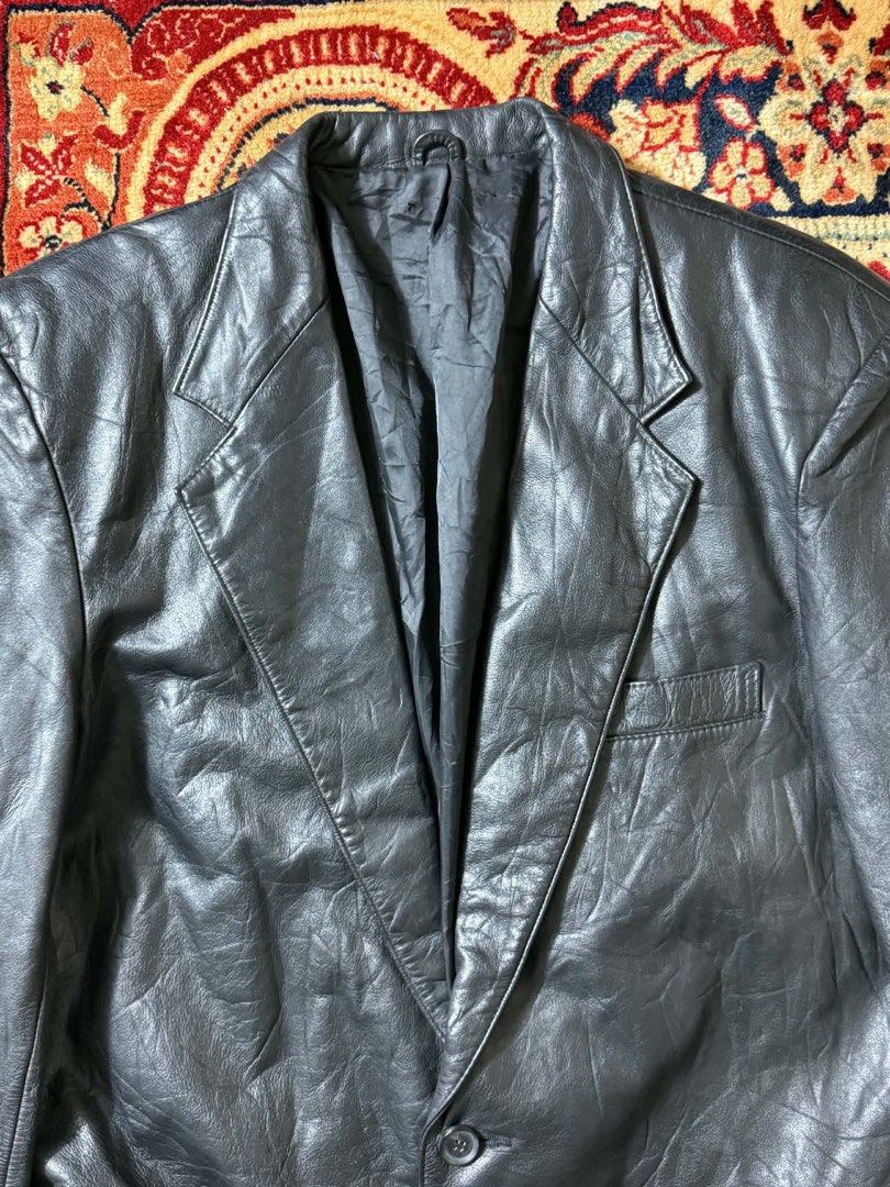 Gucci - Tom Ford - Leather Blazer (Category: Luxury Apparel) located in San Fernando. Submitted by larchivefeminine (Listing ID 1452714609, Image 2). Description: Gucci - Tom Ford - Leather Blazer Size on tag : 42 Dimensions : Width : 22in Length : 30in Sleeve : 24in Shoulder : 19in Condition : 9/10 No major flaws Wrinkled leather only due to storage Normal material aging Can be professionally dry cleaned Made in : Italy Material : 100% Leather C