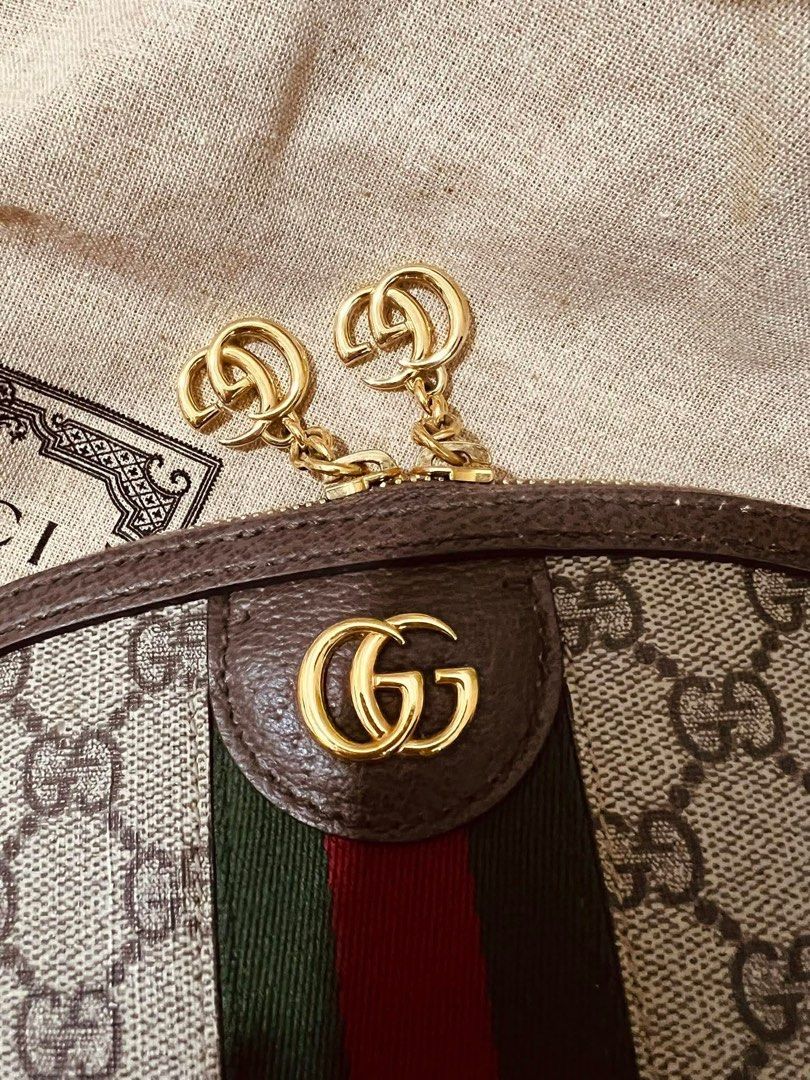 GUCCI GG Supreme Ophidia Dome Bag (Category: Luxury Bags & Wallets) located in Quezon City. Submitted by yassismom (Listing ID 1452807542, Image 3). Description: 9.5/10 condition, good as brand new includes original box and dustbag guaranteed authentic or money back decluttering retails 100K+ in Gucci stores selling for only 50,000!🔥🔥.