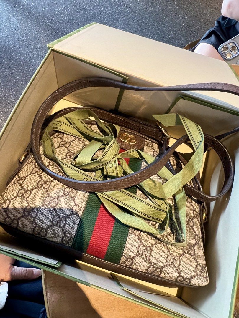 GUCCI GG Supreme Ophidia Dome Bag (Category: Luxury Bags & Wallets) located in Quezon City. Submitted by yassismom (Listing ID 1452807542, Image 1). Description: 9.5/10 condition, good as brand new includes original box and dustbag guaranteed authentic or money back decluttering retails 100K+ in Gucci stores selling for only 50,000!🔥🔥.