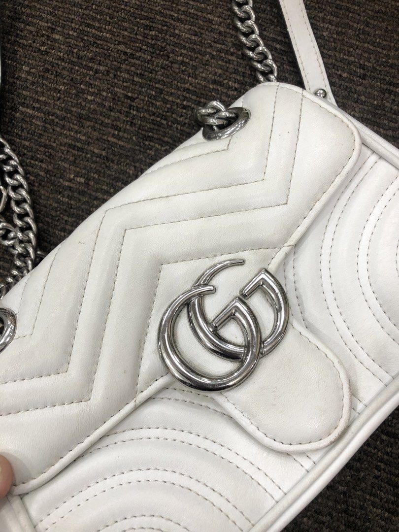GUCCI MARMONT (Category: Shoulder Bags) located in Manila. Submitted by beyondessence (Listing ID 1452799210, Image 2). Description: GUCCI MARMONT EXCELLENT CONDITION J&T EXPRESS COURIER.