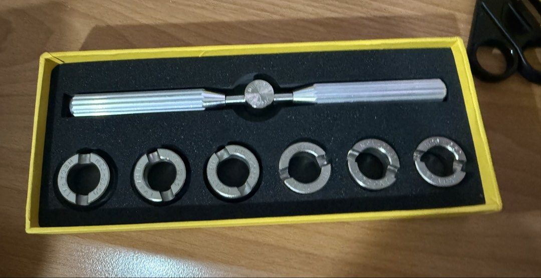 HEDAPAI No 5537 Watch Case Opener Tool Set (Category: Accessory Holder, Box & Organizers) located in Manila. Submitted by eicho (Listing ID 1452829537, Image 2). Description: - HEDAPAI Watch Case Opener Tool Set (Model 5537) - Designed for opening and closing waterproof and grooved watch cases - Set includes: 1 handle and 6 grooved chucks (numbered 0-5) - Chuck diameters: 18.50mm, 20.00mm, 22.50mm, 25.00mm, 27.50mm, 29.50mm - Ideal for watch repa